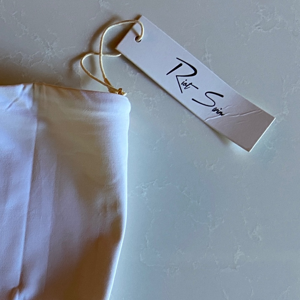 NWT Riot Swim White Bandeau Top Size Medium - Picture 4 of 4
